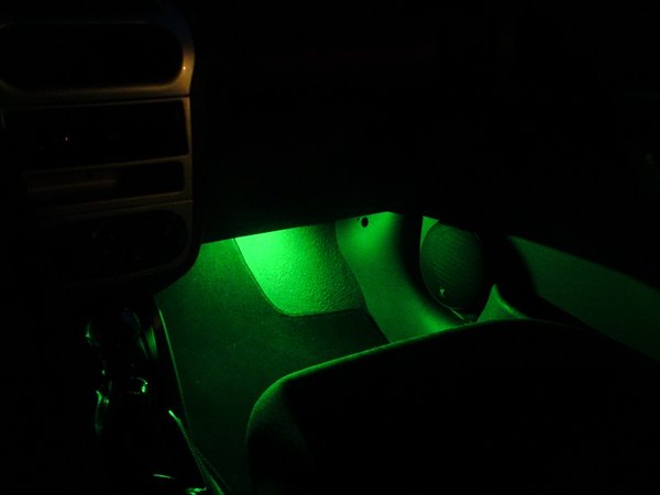 Fußraumbeleuchtung in Grün