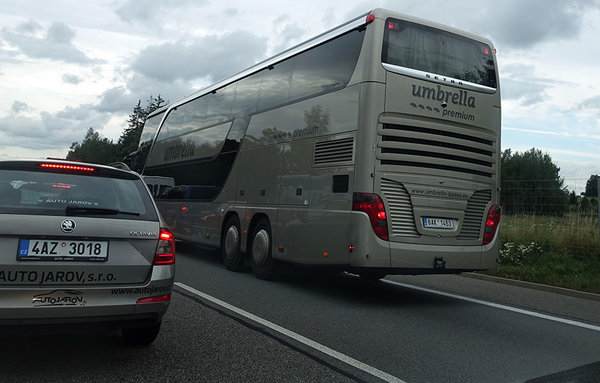 Gruselig: Die Umbrella Corp. hat jetzt schon Busse HIER auf den Straßen! ;)