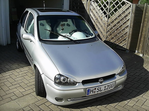 Opel Corsa BT50.JPG