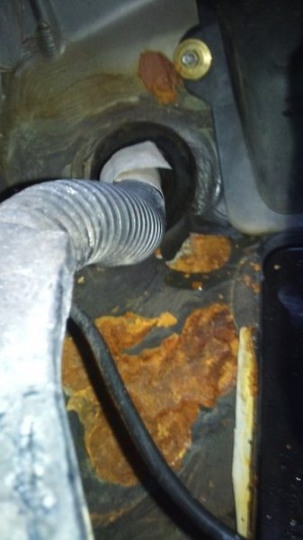 Rost bei der Kabelbaumdurchführung*noch nicht behoben*