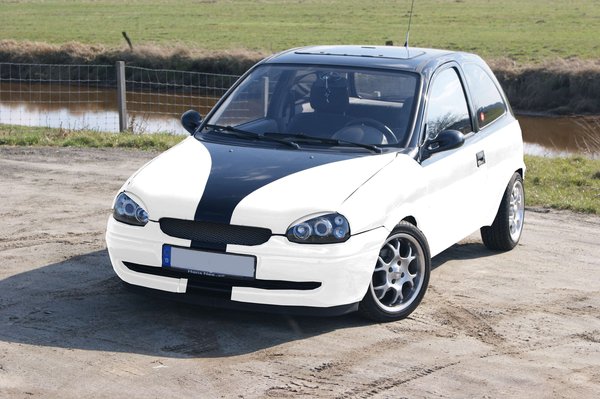 corsa beklebung.jpg