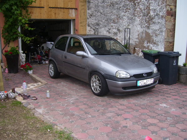 fahrwerk corsa 001.JPG