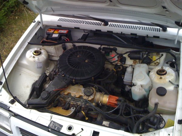 Motorraum 3.jpg