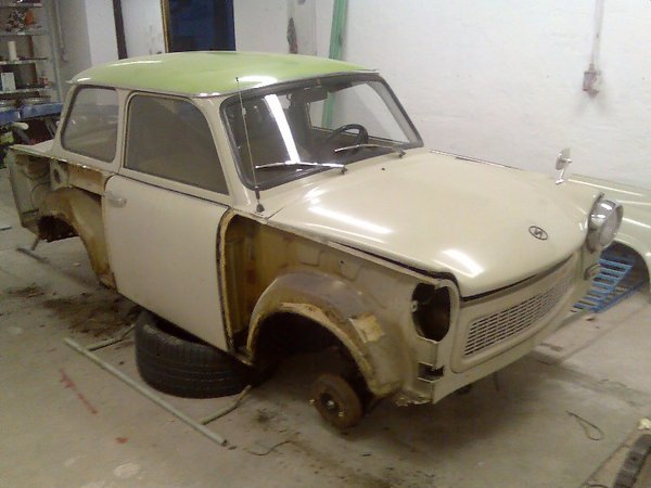 Pappen runter, auch ein Trabant hat Blech das rostet!