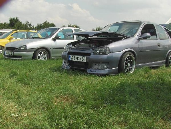 Mein corsa, und daneben der von meiner Freundin!